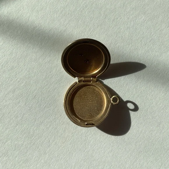 Black Hills Gold Locket - Picture 8 of 8